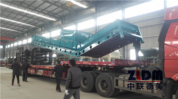 2017年4月18日DM160廢紙打包機(jī)發(fā)貨現(xiàn)場